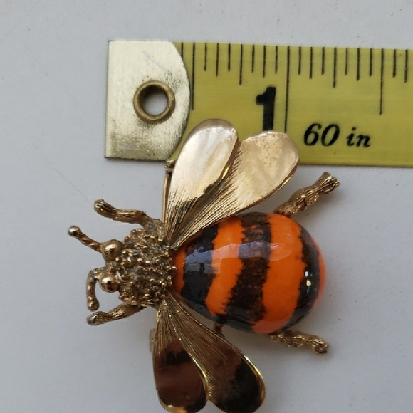 Vintage Bumble Bee Brooch Gold Tone Ceramic Orange Black Enamel 1 1/2 x 1 1/4".  - Picture 11 of 13